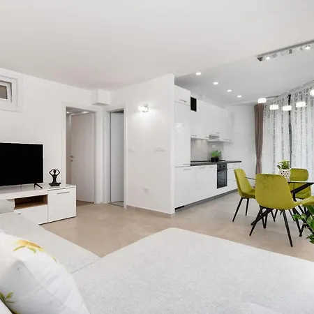 Apartment Amadeo Split Exterior photo