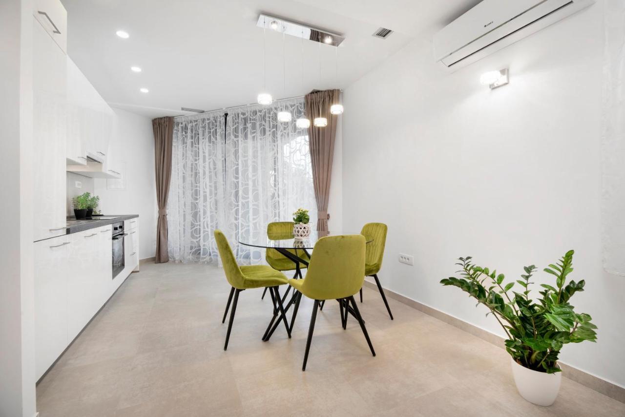 Amadeo Apartment
